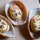 牡蠣の殻をかたどった焼き菓子もおすすめ - よきかな!ほかる赤穂