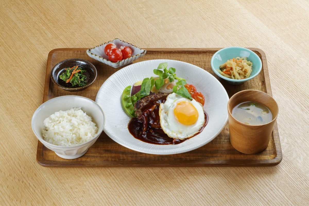 （アマミテラス）豆腐ハンバーグランチ